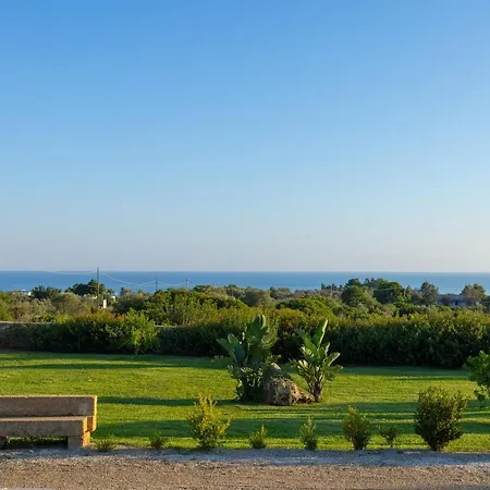 Villa Falcone - Luxury Pool Sea View Lido Marini