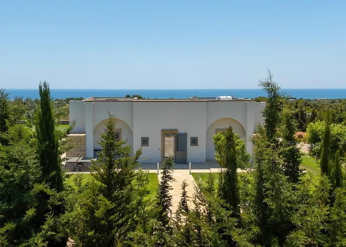 Вилла Falcone - Luxury Pool Sea View Лидо-Марини